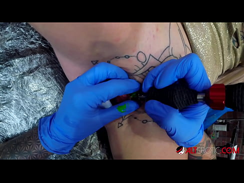 ❤️ Itin tatuiruota karšta Sully Savage gavo tatuiruotę ant savo klitorio ❤️ Porno vk prie lt.seecamsus.top ️❤